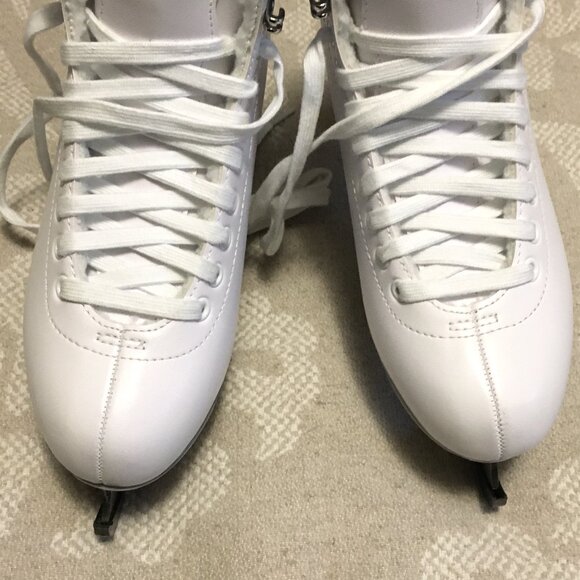 NIB Fleece-lined White Figure Senior Ice Skates - Picture 8 of 16